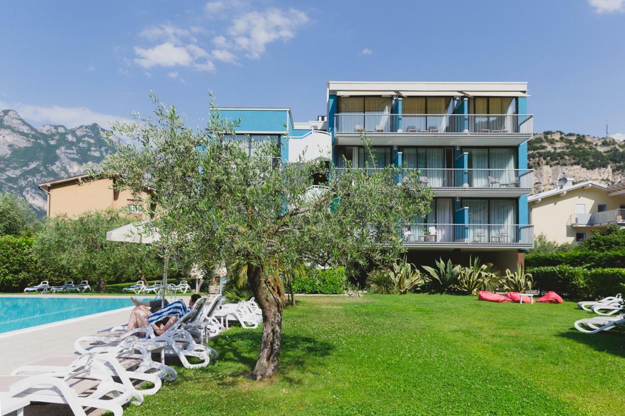 Hotel Holiday Sport & Relax Torbole Sul Garda Esterno foto